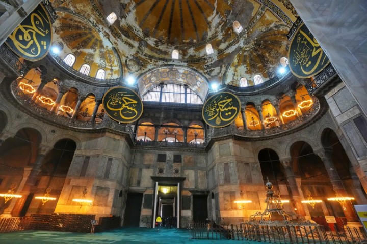 Bakan Ersoy’dan Ayasofya ve Sultanahmet Camii Restorasyonuna Dair Önemli Açıklamalar