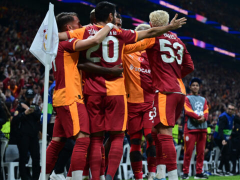 Galatasarayda anlasma yapildi 2 mac sifresiz yayinlanacak eitPr4xE